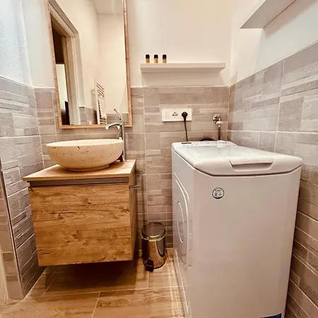 Kibilu - Via Medaglie D'oro Centro Citta Con Parcheggio Daire Varese