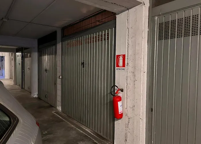 Kibilu - Via Medaglie D'oro Centro Citta Con Parcheggio * فاريسّي